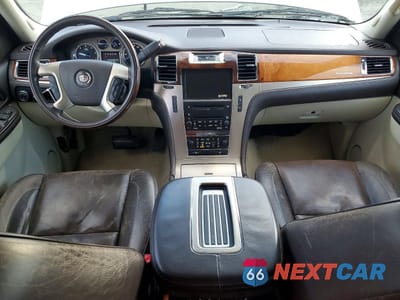 Zdjęcie 8 z 13 samochodu: 2010 CADILLAC ESCALADE ESV PLATINUM VIN:1GYUKKEF4AR195502 - miniatura