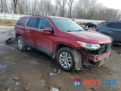 Czwarte zdjęcie samochodu z boku: 2018 CHEVROLET TRAVERSE LT VIN:1GNERGKW6JJ214886 - miniatura