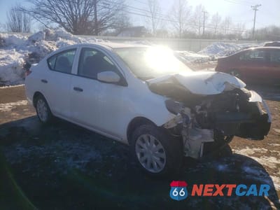 Czwarte zdjęcie samochodu z boku: 2016 NISS VERSA 1.6 S PLUS VIN:3N1CN7AP2GL895509 - miniatura