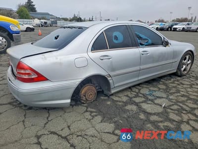 Trzecie zdjęcie samochodu z tyłu: 2004 MERCEDES-BENZ C 320 VIN:WDBRF64J74F482169 - miniatura