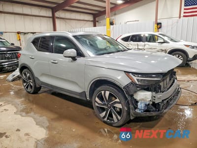 Czwarte zdjęcie samochodu z boku: 2024 VOLVO XC40 ULTIMATE VIN:YV4L12UF4R2314673 - miniatura