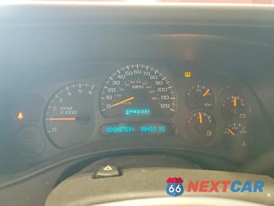 Zdjęcie 9 z 12 samochodu: 2004 CHEVROLET SUBURBAN K1500 VIN:3GNFK16Z94G204630 - miniatura