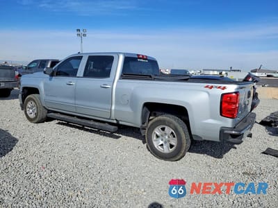 Drugie zdjęcie samochodu z przodu: 2018 CHEVROLET SILVERADO K1500 LT VIN:1GCUKREC1JF223097 - miniatura