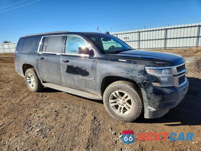 Czwarte zdjęcie samochodu z boku: 2020 CHEVROLET SUBURBAN K1500 LT VIN:1GNSKHKC3LR263499 - miniatura