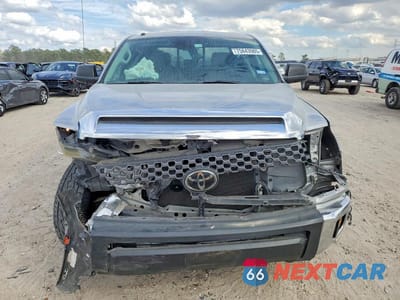 Piąte zdjęcie samochodu w środku: 2019 TOYOTA TUNDRA DOUBLE CAB SR VIN:5TFRY5F17KX244137 - miniatura