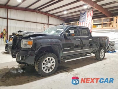 2019 GMC SIERRA K2500 DENALI 1GT12SEY1KF175530 - główne zdjęcie licytacji z USA - miniatura