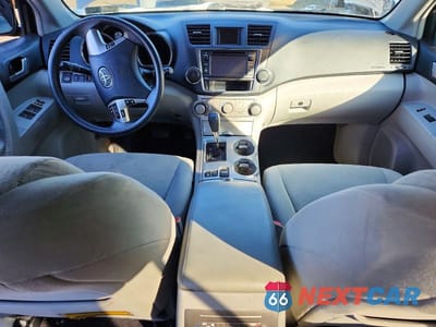 Zdjęcie 8 z 13 samochodu: 2013 TOYOTA HIGHLANDER PLUS VIN:5TDBK3EH5DS248752 - miniatura