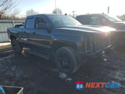Czwarte zdjęcie samochodu z boku: 2018 CHEVROLET SILVERADO K1500 CUSTOM VIN:1GCVKPEC0JZ194795 - miniatura
