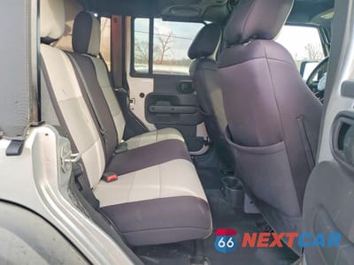 Zdjęcie 10 z 13 samochodu: 2010 JEEP WRANGLER UNLIMITED SPORT VIN:1J4BA3H10AL108004 - miniatura