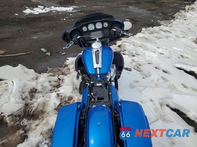 Zdjęcie 6 z 9 samochodu: 2018 HARLEY-DAVIDSON FLHX STREET GLIDE VIN:1HD1KBC15JB682540 - miniatura