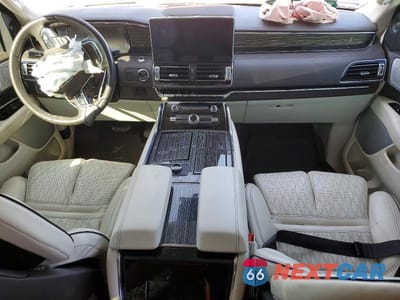 Zdjęcie 8 z 13 samochodu: 2022 LINCOLN NAVIGATOR L BLACK LABEL VIN:5LMJJ3TT9NEL13110 - miniatura
