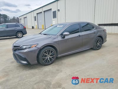 2024 TOYOTA CAMRY SE 4T1T11AK1RU899484 - główne zdjęcie licytacji z USA - miniatura