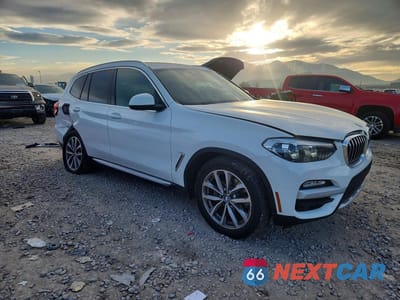 Czwarte zdjęcie samochodu z boku: 2019 BMW X3 XDRIVE30I VIN:5UXTR9C59KLP93829 - miniatura