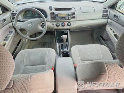 Zdjęcie 8 z 12 samochodu: 2004 TOYOTA CAMRY LE V6 VIN:4T1BF30K74U586328 - miniatura