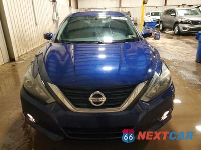 Piąte zdjęcie samochodu w środku: 2018 NISSAN ALTIMA 2.5 SR VIN:1N4AL3AP2JC109445 - miniatura