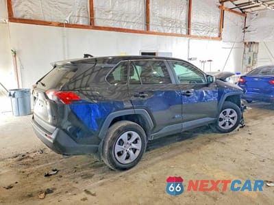 Trzecie zdjęcie samochodu z tyłu: 2025 TOYOTA RAV 4 VIN:2T3F1RFV9SW601971 - miniatura
