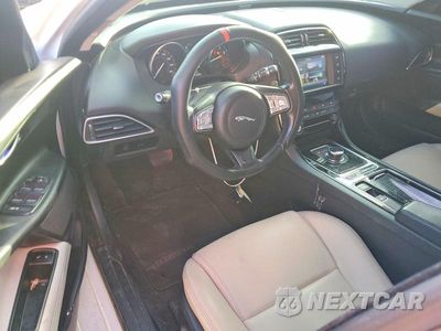 Zdjęcie 8 z 11 samochodu: 2018 JAGUAR XE VIN:SAJAR4FX4JCP27312 - miniatura