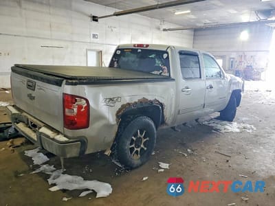 Trzecie zdjęcie samochodu z tyłu: 2012 CHEVROLET SILVERADO K1500 LT VIN:3GCPKSE75CG241336 - miniatura