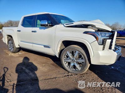 Czwarte zdjęcie samochodu z boku: 2025 TOYOTA TUNDRA CREWMAX CAPSTONE VIN:5TFVC5DB4SX098305 - miniatura