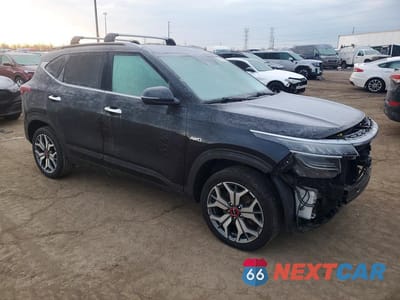 Czwarte zdjęcie samochodu z boku: 2022 KIA SELTOS SX VIN:KNDETCA27N7277676 - miniatura