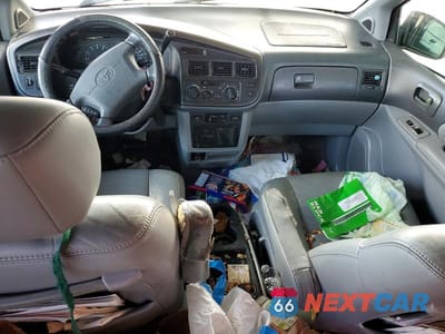 Zdjęcie 8 z 13 samochodu: 2000 TOYOTA SIENNA VIN:4T3ZF13C8YU237098 - miniatura