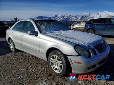 Czwarte zdjęcie samochodu z boku: 2004 MERCEDES-BENZ E 320 VIN:WDBUF65J14A393705 - miniatura