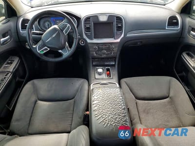 Zdjęcie 8 z 12 samochodu: 2019 CHRYSLER 300 TOURING VIN:2C3CCAAG3KH682929 - miniatura