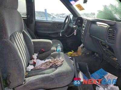 Zdjęcie 10 z 13 samochodu: 2001 CHEVROLET S TRUCK S10 VIN:1GCCS195X18136604 - miniatura