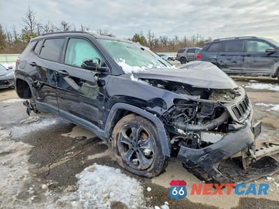 Czwarte zdjęcie samochodu z boku: 2019 JEEP COMPASS LATITUDE VIN:3C4NJDBB8KT648636 - miniatura