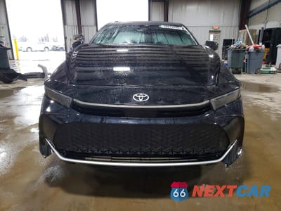 Piąte zdjęcie samochodu w środku: 2023 TOYOTA CROWN LIMITED VIN:JTDAAAAF0P3010921 - miniatura