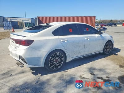 Trzecie zdjęcie samochodu z tyłu: 2022 KIA FORTE GT VIN:3KPF44AC8NE442070 - miniatura