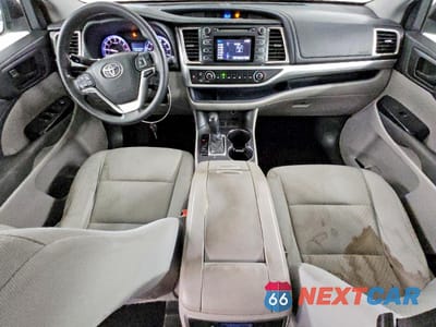 Zdjęcie 8 z 14 samochodu: 2015 TOYOTA HIGHLANDER LE VIN:5TDZARFH9FS014023 - miniatura