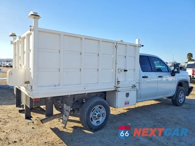 Trzecie zdjęcie samochodu z tyłu: 2021 CHEVROLET SILVERADO 2500 HD - FLATBED DUMP TRUCK *** PRIOR FLEET *** VIN:1GB5WLE76MF236400 - miniatura