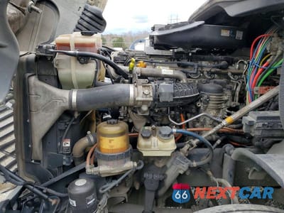 Zdjęcie 7 z 10 samochodu: 2016 FREIGHTLINER CASCADIA 125 SEMI TRUCK VIN:1FUBGEDV9GLHC5622 - miniatura