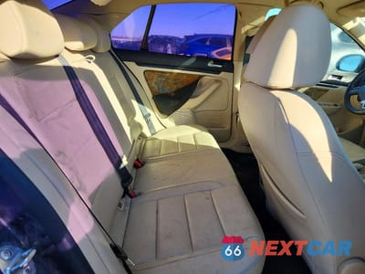 Zdjęcie 10 z 12 samochodu: 2010 VOLKSWAGEN JETTA TDI VIN:3VWRL7AJ4AM149568 - miniatura