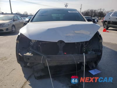 Piąte zdjęcie samochodu w środku: 2018 VOLKSWAGEN GOLF R VIN:WVWWF7AU6JW182546 - miniatura