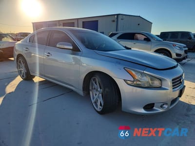 Czwarte zdjęcie samochodu z boku: 2011 NISSAN MAXIMA S VIN:1N4AA5AP6BC835411 - miniatura