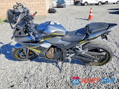Trzecie zdjęcie samochodu z tyłu: 2023 HONDA CBR500 RA VIN:MLHPC625XP5400837 - miniatura