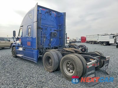 Trzecie zdjęcie samochodu z tyłu: 2018 FREIGHTLINER CASCADIA 125 SEMI TRUCK VIN:3AKJGLDR6JSHU5278 - miniatura