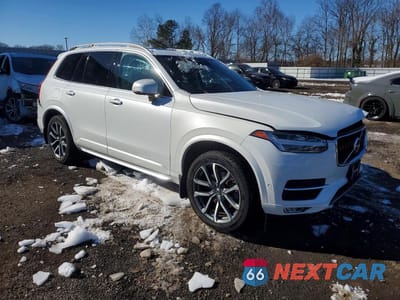 Czwarte zdjęcie samochodu z boku: 2018 VOLVO XC90 T6 VIN:YV4A22PKXJ1368079 - miniatura