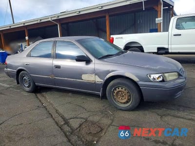Czwarte zdjęcie samochodu z boku: 1998 TOYOTA CAMRY CE VIN:JT2BG22K2W0172966 - miniatura