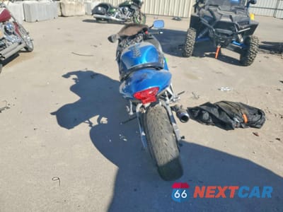 Czwarte zdjęcie samochodu z boku: 2002 SUZUKI GSX1300 R VIN:JS1GW71A022103630 - miniatura