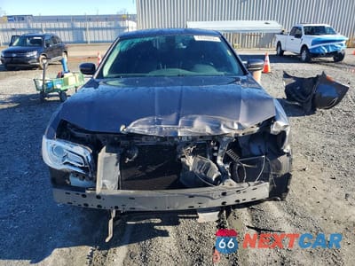 Piąte zdjęcie samochodu w środku: 2019 CHRYSLER 300 TOURING VIN:2C3CCAAGXKH561427 - miniatura