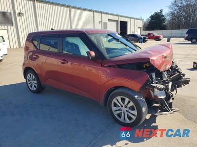 Czwarte zdjęcie samochodu z boku: 2022 KIA SOUL LX VIN:KNDJ23AU8N7825574 - miniatura