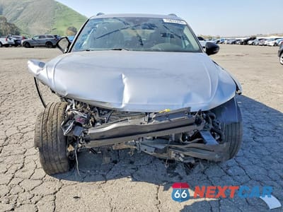 Piąte zdjęcie samochodu w środku: 2024 VOLKSWAGEN TIGUAN SE R-LINE BLACK VIN:3VVCB7AX9RM051519 - miniatura