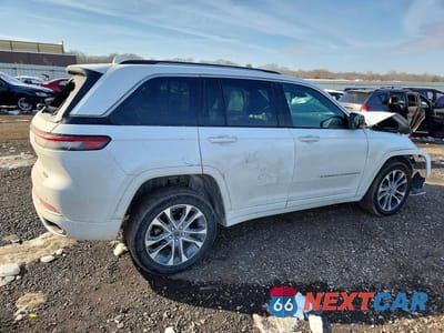 Trzecie zdjęcie samochodu z tyłu: 2022 JEEP GRAND CHEROKEE OVERLAND VIN:1C4RJHDG2N8566132 - miniatura