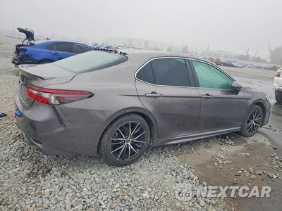 Trzecie zdjęcie samochodu z tyłu: 2021 TOYOTA CAMRY VIN:4T1G11AK2MU408043 - miniatura