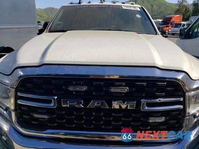 Piąte zdjęcie samochodu w środku: 2022 RAM 5500 VIN:3C7WRMAL4NG118722 - miniatura