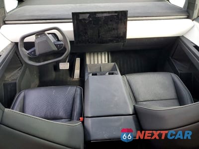 Zdjęcie 8 z 12 samochodu: 2024 TESLA CYBERTRUCK VIN:7G2CEHEE9RA019723 - miniatura