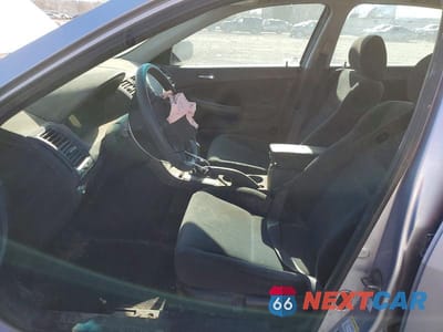 Zdjęcie 7 z 13 samochodu: 2004 HONDA ACCORD EX VIN:1HGCM556X4A148685 - miniatura